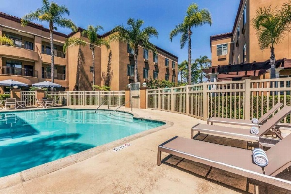 Ramada Suites by Wyndham San Diego image 2